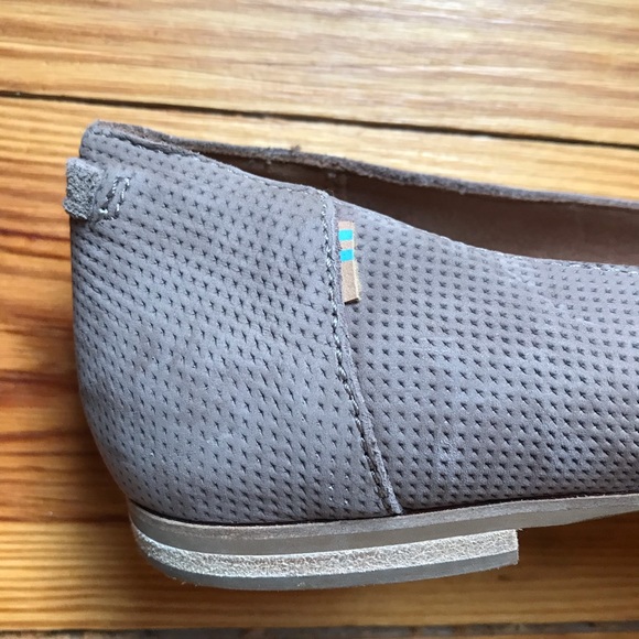 Toms Beige Pointed Toe Suede Flats, EUC, 11 - Picture 8 of 11